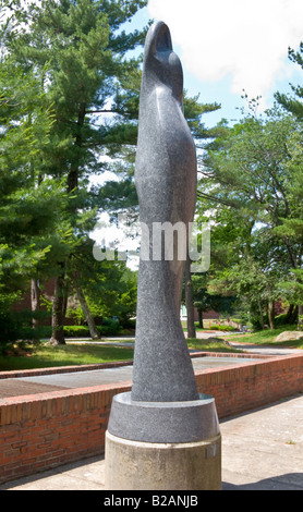 La scultura in marmo di Maurice B Hexter, Brandeis University campus, Waltham, Massachusetts, STATI UNITI D'AMERICA Foto Stock