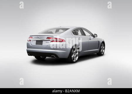 2009 Jaguar XF Supercharged in argento - angolo posteriore vista Foto Stock