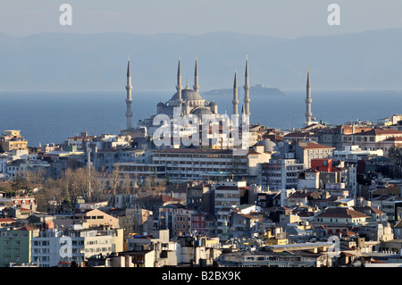 Vista del centro della città, Sultan Ahmed moschea, Istanbul, Turchia Foto Stock