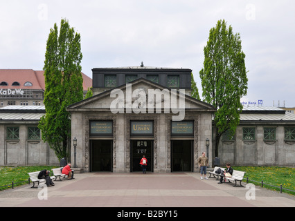 Ingresso alla Wittenbergplatz U-Bahnhof, la stazione della metropolitana di Berlino, Germania, Europa Foto Stock