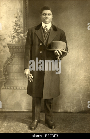 Circa 1890 foto studio di un affluente americano africano l'uomo. Foto Stock