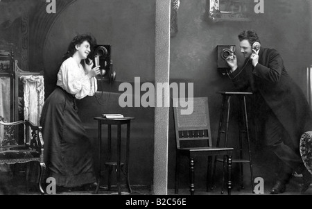 L uomo e la donna di telefonare, foto storiche, circa 1915 Foto Stock