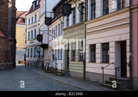 Facciate di edifici nel quartiere Nikolai nel distretto Mitte di Berlino, Germania, Europa Foto Stock