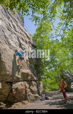 Arrampicata su roccia la Shawangunks aka il Gunks New Paltz nello Stato di New York Foto Stock