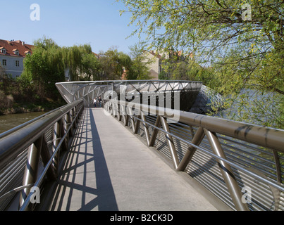 Graz, isola artificiale nel fiume Mur Foto Stock