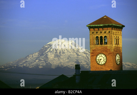 Rainier Clocktower Mt. Ranieri e un edificio storico di Tacoma Washington vecchio Municipio Foto Stock