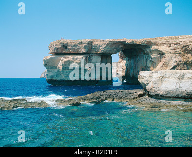 La Finestra Azzurra è stato un 50 metri di altezza arco di roccia in Dwejra Point scogliere dell'isola di Gozo. È crollata in mare il 8 marzo 2017 Foto Stock