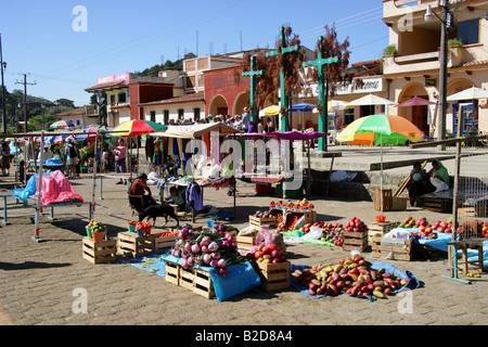 Luogo di mercato al di fuori di San Juan Chamula Chiesa, Nr di San Cristobal de Las Casas, Chiapas Provincia, Messico Foto Stock