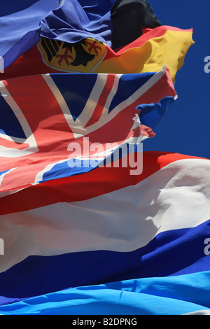 Le bandiere nazionali di Francia Regno Unito e Germania tutti i battenti insieme thight shot Foto Stock