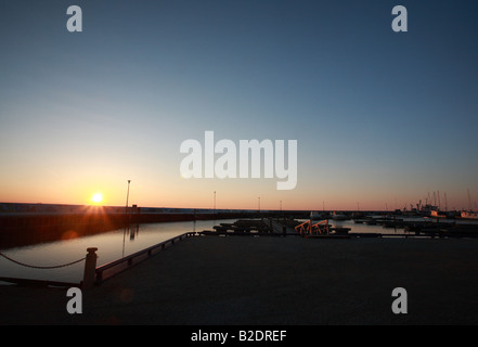 Alba sul Lago Winnipeg a Gimli marina Foto Stock