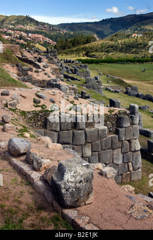 Inca muratura in pietra a Sacsayhuaman vicino a Cuzco in Perù Foto Stock