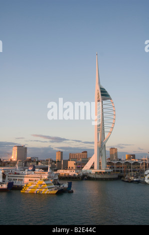 Spinnaker Tower di Portsmouth Hampshire REGNO UNITO Foto Stock
