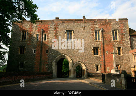 Il XIV secolo Gateway Abbazia di St Albans Cathedral hertfordshire Inghilterra uk gb Foto Stock