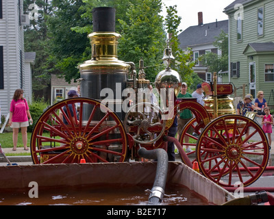 Antiquariato pompa antincendio, Yankee Homecoming, Newburyport MA Foto Stock