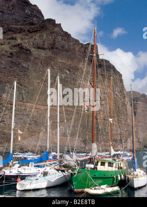 Barche ormeggiate a Costa Valle Grana Rey, La Gomera, isole Canarie, Spagna Foto Stock