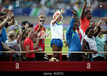 British atleti olimpici legato per Pechino beinig dato un travolgente inviare-fuori dalla folla in Aviva London Grand Prix Foto Stock