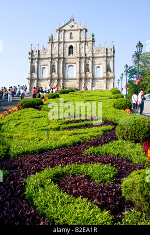 I turisti alla chiesa La chiesa di San Paolo a Macao nella provincia di Guangdong in Cina Foto Stock