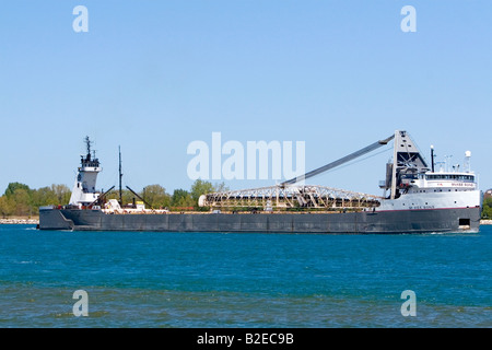 McKee figli è un auto chiatta di scarico sulla St Clair River a Port Huron Michigan Foto Stock