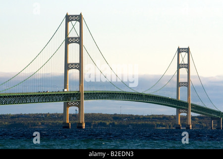 Il ponte Mackinac che attraversano lo stretto di Mackinac a Mackinaw City Michigan Foto Stock