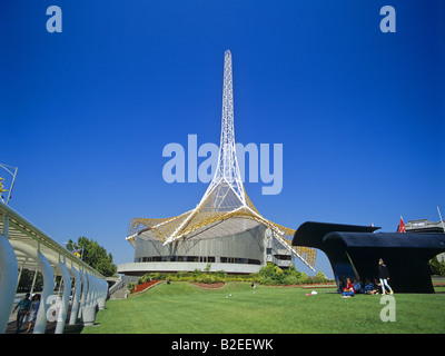 Il Centro delle Arti con la guglia originale in Melbourne Victoria Australia Foto Stock