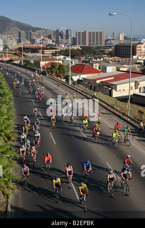 I ciclisti sul Cape Argus Cycle race a Cape Town Foto Stock