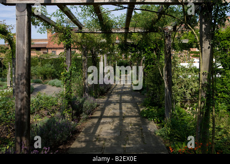 Great Fosters xvi secolo Elizabethan mansion hotel Egham Surrey in Inghilterra REGNO UNITO Foto Stock