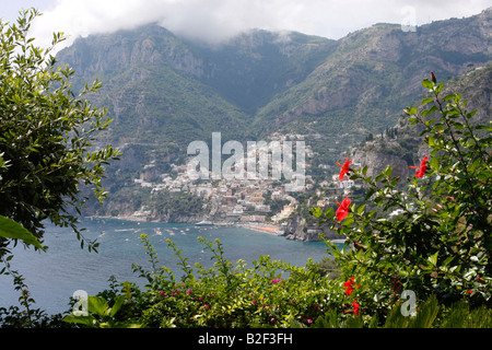 Positano visto dal Il San Pietro Hotel.Costiera Amalfitana,Italia Foto Stock