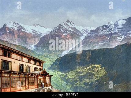 Hotel Schynige, con Wetterhoen e Schreckhorn in background, Svizzera Foto Stock