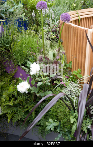 Chelsea Flower Show 2008 Il Velluto trapuntato Garden Designer: James Towillis, con Pietro Biggs (impianto) Foto Stock