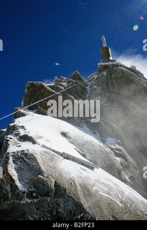 Neve, bridge, rock, ghiaccioli, Aigulle Du Midi, Chamonix Mont-Blanc, Francia Foto Stock