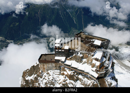 Neve, bridge, rock, ghiaccioli, Aigulle Du Midi, Chamonix Mont-Blanc, Francia Foto Stock