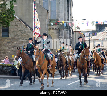 La Cornet con il comune standard al Langholm Equitazione comune Scotland Regno Unito Foto Stock