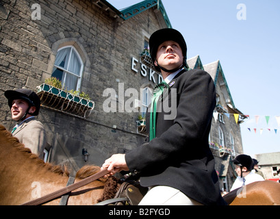 La donna a cavallo durante la Langholm Equitazione comune Scotland Regno Unito Foto Stock