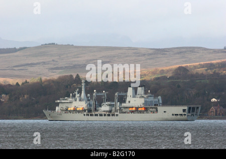 RFA Fort George A388 è una flotta combinata memorizza nave cisterna e delle navi della Royal Fleet Auxiliary Foto Stock