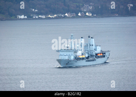 RFA Fort George A388 è una flotta combinata memorizza nave cisterna e delle navi della Royal Fleet Auxiliary Foto Stock