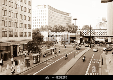 York Road verso l'Imax Cinema Southbank Westminster London England Foto Stock