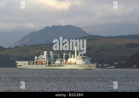 RFA Fort George A388 è una flotta combinata memorizza nave cisterna e delle navi della Royal Fleet Auxiliary Foto Stock