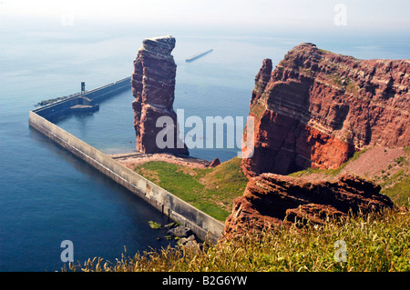 Freestone Birdrock lange anna Helgoland Schleswig Holstein landmark Germania vista panoramica costa scogliere sul mare il paesaggio costiero Foto Stock