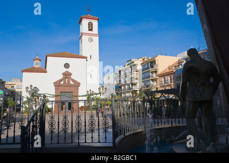 Fuengirola Provincia di Malaga Costa del Sol Spagna Virgen del Rosario chiesa in Plaza de la Constitucion Foto Stock