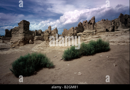 8 luglio 2006 - Resti della città antica di Jiahoe nel deserto Taklamkan vicino a Turpan (Tulufan) in cinese di Xinjiang. Foto Stock