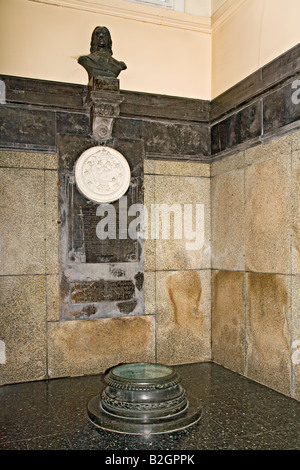 Busto e fonte della sorgente minerale Pierre le Grande Spa Belgio Foto Stock