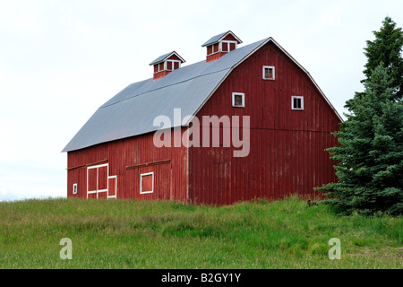 Granaio rosso, il Palouse,Genesee, Idaho (Contea di Latah) Foto Stock