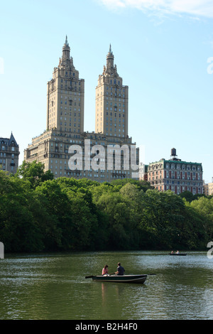 Gite in barca nel Central Park - New York City, Stati Uniti d'America Foto Stock