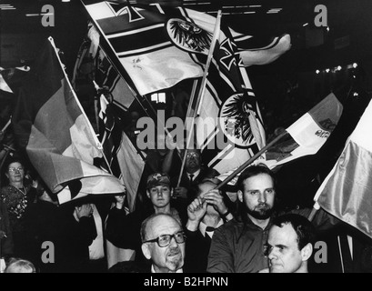 Geografia/viaggio, Germania, politica, radicali a destra, Unione Popolare tedesca (Deutsche Volksunion, DVU), riunione a Passau, 1982, Foto Stock