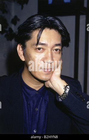 Sakamoto, Ryuichi, * 17.1.1952, musicista giapponese (compositore), ritratto, circa 1994, Foto Stock