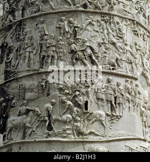 Geografia / viaggi, Italia, Roma, Foro di Traiano (Forum Traiani), Colonna di Traiano (Colonna Traiana), costruito 113 AD, fregio, dettaglio Foto Stock