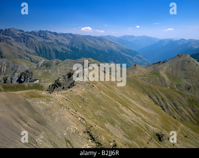 Il più alto d'Europa passano a 2715 metri le cime del Col de la bonnette restefond Alpes maritimes mercantour alpi francesi Francia UE Foto Stock