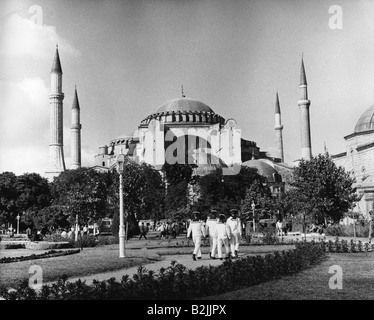 Geografia / viaggio, Turchia, Istanbul, Hagia Sophia, costruito: 532 - 537, vista dall'esterno, 1960s, Foto Stock