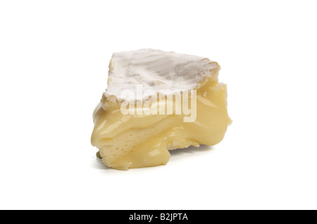 Pezzo di formaggio camembert Foto Stock