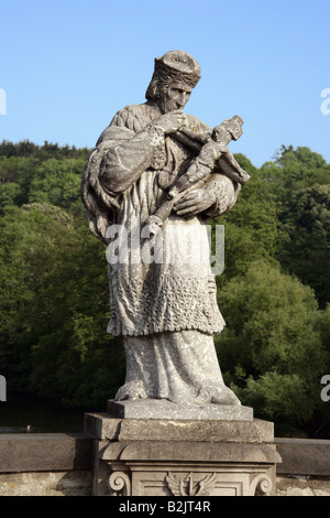 John of Nepomuk, circa 1350 - 20.3.1393, sacerdote e martire ceco, santo, statua, ponte Lahn, Limburg an der Lahn, Germania, costruito: 1966 da K. M. Winter, Foto Stock